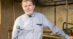 Zemnieku saimniecības "Dzintari" saimnieks Andrejs Kārklis: "Liels paldies visiem cilvēkiem, kas palīdzēja ugunsnelaimes un tās seku likvidēšanā. Ar palīgu atbalstu tiku cauri ar salīdzinoši ciešamiem zaudējumiem. Tomēr lēšu, ka tie ir mērāmi simtos tūkstošu eiro."