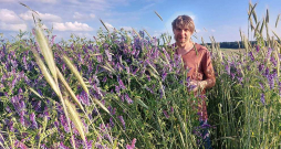 Gatis Ozols, bioloģiskās lielsaimniecības "Nodegi" saimnieks Dienvidkurzemes novadā.