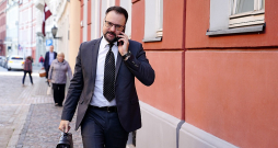 Runāšanā nepārspējams čempions, Kaspars vilku no meža izrunās un komandēt arī prot. Briškens strādā triecientempā!