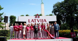 "Komanda Latvija" prezentācijas un XXXIII Vasaras Olimpisko spēļu valsts karognesēju pasākums pie Brīvības pieminekļa 2024. gada 15. jūlijā.