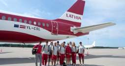 Latvijas Olimpiskā delegācija Rīgas lidostā pirms izlidošanas uz XXXIII vasaras olimpiskajām slēpēm.