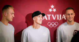 Latvijas 3x3 izlase, attēlā no kreisās: Francis Lācis, Nauris Miezis un Kārlis Lasmanis. Latvijas 3x3 izlase, attēlā no kreisās: Francis Lācis, Nauris Miezis un Kārlis Lasmanis.