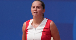 Aļona Ostapenko.