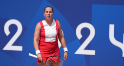 Aļona Ostapenko.