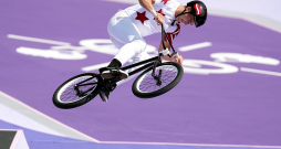 Latvijas BMX frīstaila braucējs Ernests Zēbolds BMX frīstaila sacensībās 2024. gada vasaras olimpiskajās spēlēs Parīzē.