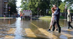 Jelgavas pilsētu un Kalnciema pagastu vakar apmeklēja arī Valsts prezidents Edgars Rinkēvičs.