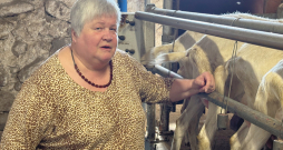 Gunta Muižniece: "Patlaban kazkopības nozarē augšas karo ar apakšām. Ir izveidojusies patiešām dziļas krīzes situācija. Latvijā ir izveidoti pasaules klases šķirnes dzīvnieki, un tagad iznāk, ka tie ir gandrīz izvilkti no krūmiem. Tas ir nepieņemami!"