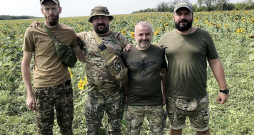 Bataljona "Svoboda" mīnmetējnieki – Barbars (no labās), Deputāts, Cigans un Pitons.