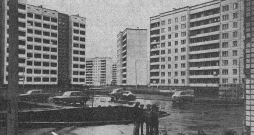 Uz lauksaimniecības zemes būvētie Pļavnieki 1982. gadā.