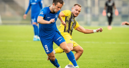 Jānis Ikaunieks (no kreisās) spēlē pret Andoras čempioni guva trīs vārtus pirmajās 22 minūtēs. Viņš ir tikai ceturtais pašmāju futbolists, kurš Latvijas kluba rindās Eirokausu spēlē izcēlies ar "hat-trick".