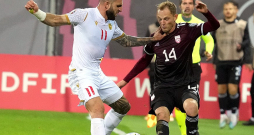 Andrejs Cigaņiks (no labās) šobrīd ir viens no Latvijas izlases pieredzējušākajiem futbolistiem.