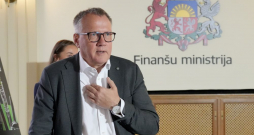 Arvils Ašeradens.
