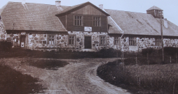 Lobes krogs pagājušā gadsimta 50. gadu sākumā, kad uz to vēl veda vecais ceļš un tajā darbojās Lēdmanes tautas nams.
