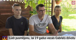 Gabriels un viņa vecāki ir pateicīgi visiem Latvijas cilvēkiem, kuri ziedojuši puisim nepieciešamajām zālēm.