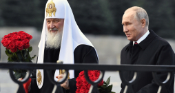 Maskavas patriarhs Kirils un Vladimirs Putins.