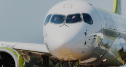 Valdība ir izvirzījusi nosacījumus, lai "Air Baltic" paliek reģistrēts Latvijā un maksā nodokļus šeit; lai Rīga paliek bāzes lidosta un lai tiktu saglabāts tiešo avioreisu tīkls. Kā tas tiks nodrošināts – arī tie vēl ir neskaidri jautājumi.