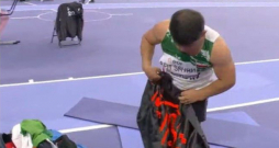 Sportisti medaļas izcīnīšanu parasti svin ar savas valsts karogu, bet Sadegs Saiahs izvēlējās karogu, kas tiek saistīts ar teroristiskām kustībām.