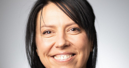 Inese Mičule: "Kopumā ņemot, katram cilvēkam ir savs garīgais izaugsmes ceļš, un vienmēr tas nav visiem viens."