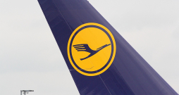 "Lufthansa". 