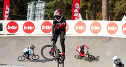 Astoņpadsmit gadus vecais ikšķilietis Edgars Langmanis ir viens no daudzsološākajiem jaunajiem BMX braucējiem Latvijā un Eiropā.