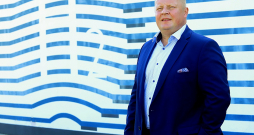 Latvijas Ūdeņraža asociācijas valdes priekšsēdētājs Ģirts Greiškalns: "Ziemeļu–Baltijas ūdeņraža koridors palīdzēs ES kļūt pašpietiekamai atjaunojamā ūdeņraža ražošanā un piegādēs, kā arī sekmēs dekarbonizācijas mērķu sasniegšanu."