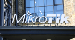 Uzņēmuma "MikroTik" izkārtne.