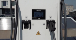 Valsts kontrole secinājusi, ka elektroauto uzlādes staciju projektā varēja ieekonomēt vismaz 2,7 miljonus eiro.