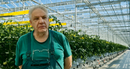 Guntars Strauts, galvenais agronoms: "Getliņos" ir īstenoti vairāki energoefektivitātes projekti. Faktiski visa siltumnīca ir pārgājusi uz LED lampām, tostarp arī dimmējamām LED lampām, kas automātiski seko līdzi saules gaismai. Un, ja varētu pretendēt uz ES atbalstu modernas siltumnīcas būvēšanā, tajā būtu jābūt paredzētai rekuperācijas sistēmai, kas mūsu apstākļos ir īpaši nepieciešama."