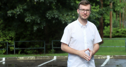 Mārtiņš Pričins: "Sazvērestības teoriju izplatītāji bieži vien runā skaidrākā valodā nekā tie, kas atspoguļo valsts institūciju vēstījumus."