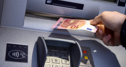 Bankomāts.