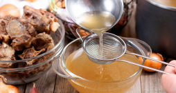 Liellopa buljons jāvāra visilgāk.