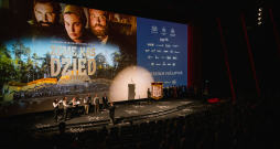 Spēlfilmas "Zeme, kas dzied" pirmizrāde.