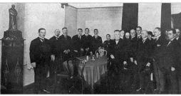 Latvijas ĀM darbinieku grupa 20. gs. 20. gadu vidū.