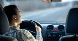 Tikai 66% šoferu vada auto katru dienu, liela daļa brauc tikai reizi nedēļā vai retāk.