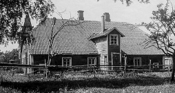 Ainažu pirmās jūrskolas ēka 20. gs. 20.–30. gados.