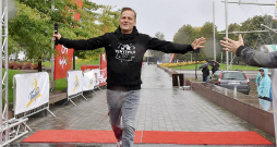 Andris Valerts jau 14 gadus organizē Ventspils pusmaratonu.