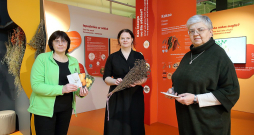 Salaspils Nacionālā botāniskā dārza vides izglītības centra "Botania" kuratore Laura Līdaka (no kreisās), Izglītības un informācijas nodaļas vadītāja Anete Enikova un botāniķe un pētniece Ludmila Višņevska.