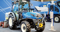 Jaunais 'New Holland T4'.