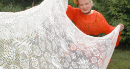 Galdauta izmērs ir 222x152 cm. 