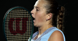 Aļona Ostapenko.