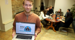 "Kad būsim sevi pierādījuši kā veiksmīgu jauniešu darba meklēšanas platformu, plānojam iet arī ārpus mūsu valsts robežām un sākotnēji piedāvāt šo risinājumu Baltijas valstīs, kā arī Polijā un citviet," saka uzņēmuma "Visas Iespējas" īpašnieks un vadītājs, kā arī platformas "MatchWork" izveidotājs Gustavs Mārtiņš Upmanis.