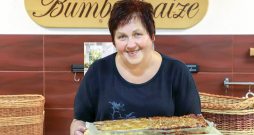 Ingrīdas Jēkabsones ceptos gardumus var atpazīt pēc logo "Bumbuļmaize".
