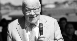 Dzejnieks Jānis Peters.