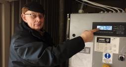 "Valdībā jābūt tautsaimniekiem un menedžeriem, nevis politiķiem, kuri nekad ne par ko nav atbildīgi," saka uzņēmējs, Ludzas goda pilsonis Jevgeņijs Lukašenoks.