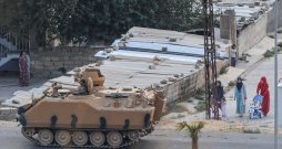 Turcijas armijas militārā tehnika, miermīlīgie iedzīvotāji Sīrijā. 