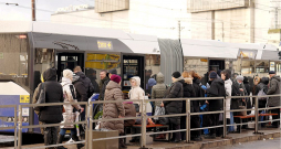 Autobusā un vilcienā ar vienu biļeti: vai beidzot būs rasts pasažieriem izdevīgs risinājums?