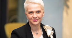 Latvijas apvienotā sabiedriskā medija valdes priekšsēdētāja Baiba Zūzena.