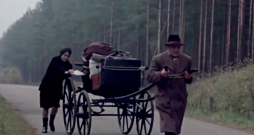 Kadrs no režisora Pētera Krilova 1986. gadā uzņemtās īsfilmas "Kā mēs aizgājām no mājām".