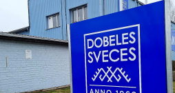 Uzņēmumā saražotās sveces var iegādāties, gan pasūtot uzņēmuma e-veikalā, gan arī klātienē Dobelē nelielajā veikaliņā pie ražotnes.