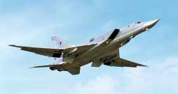 Krievijas Gaisa spēku stratēģiskais bumbvedējs Tu-22 var būt ballistisko raķešu nesējs.